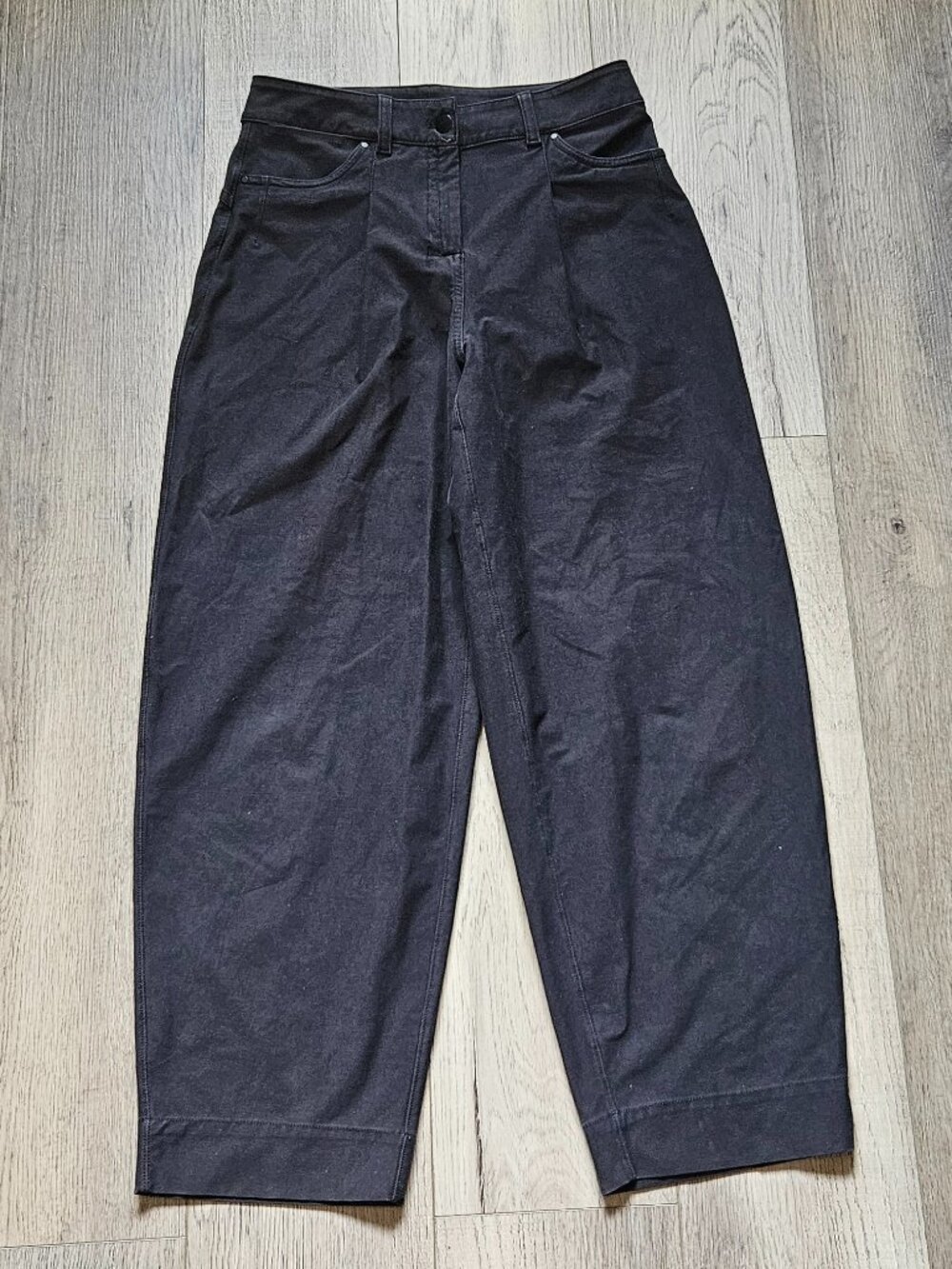 Women's Lululemon City Sleek Barrel Leg Pants Black Light Utilitech Size 27